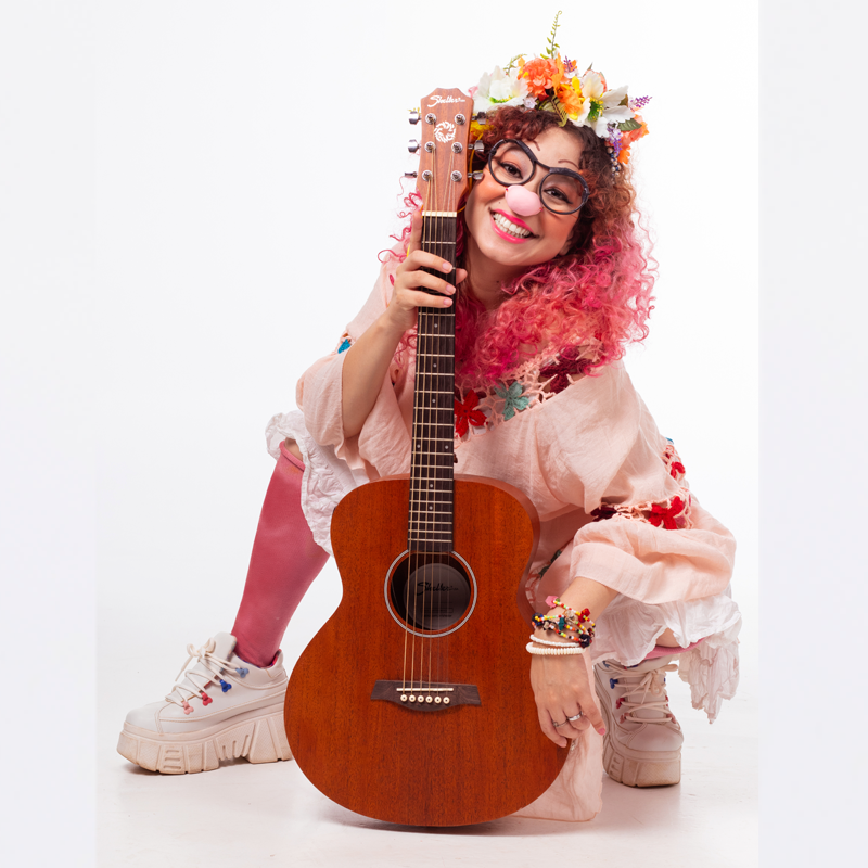 Tonton, Ritinha e Antoniele: A Mulher que Encanta o Meio do Mundo